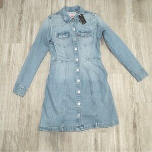 Women’s Levi denim button down dress small